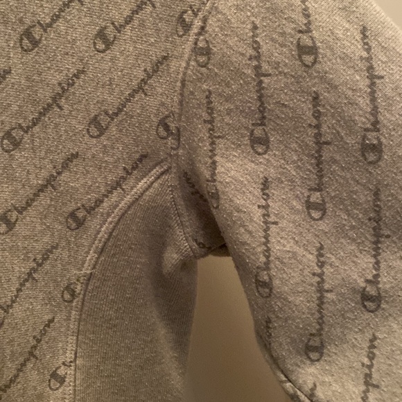 A grey Champion hoodie - Picture 2 of 3